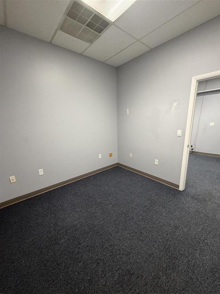 892 Marshall Street Property Photo 8