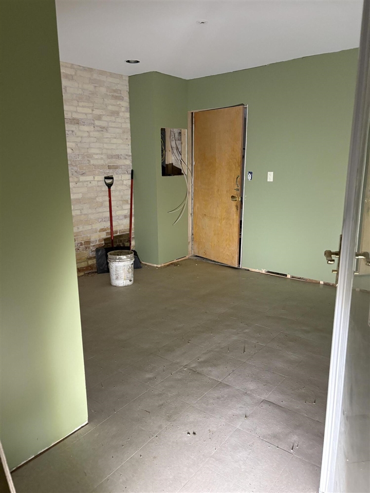 106 S Main Street Property Photo 12