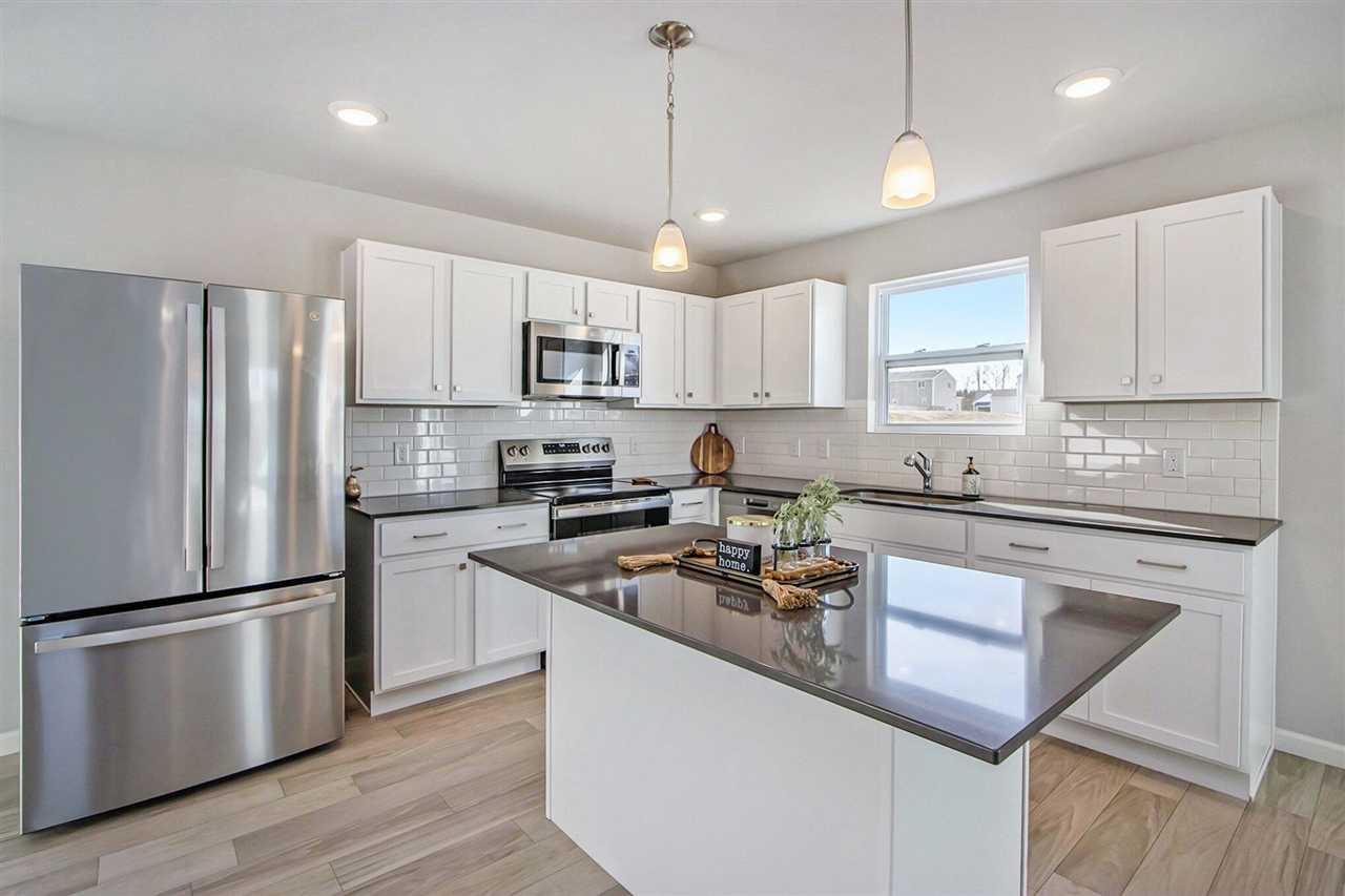 10067 Kearns Court Property Photo 4
