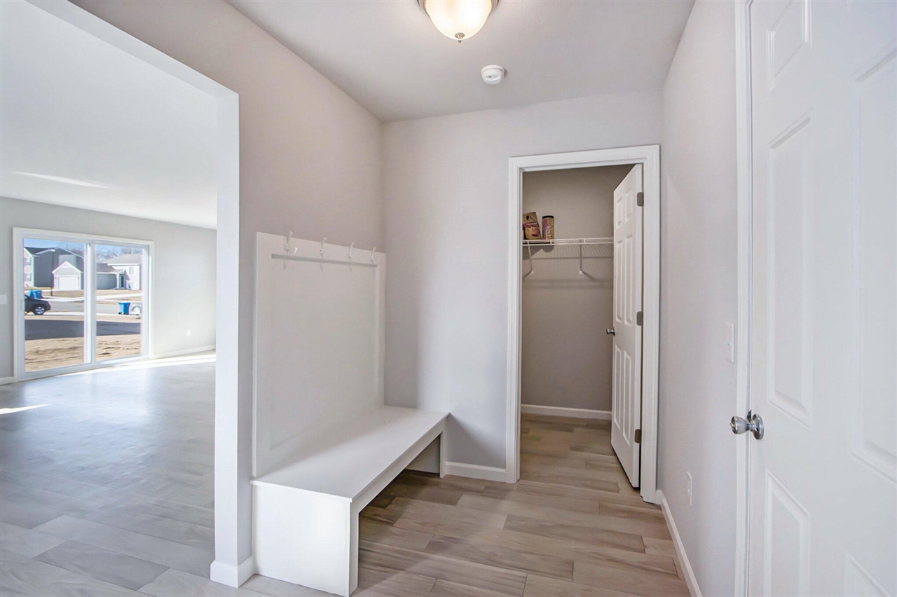 10067 Kearns Court Property Photo 7