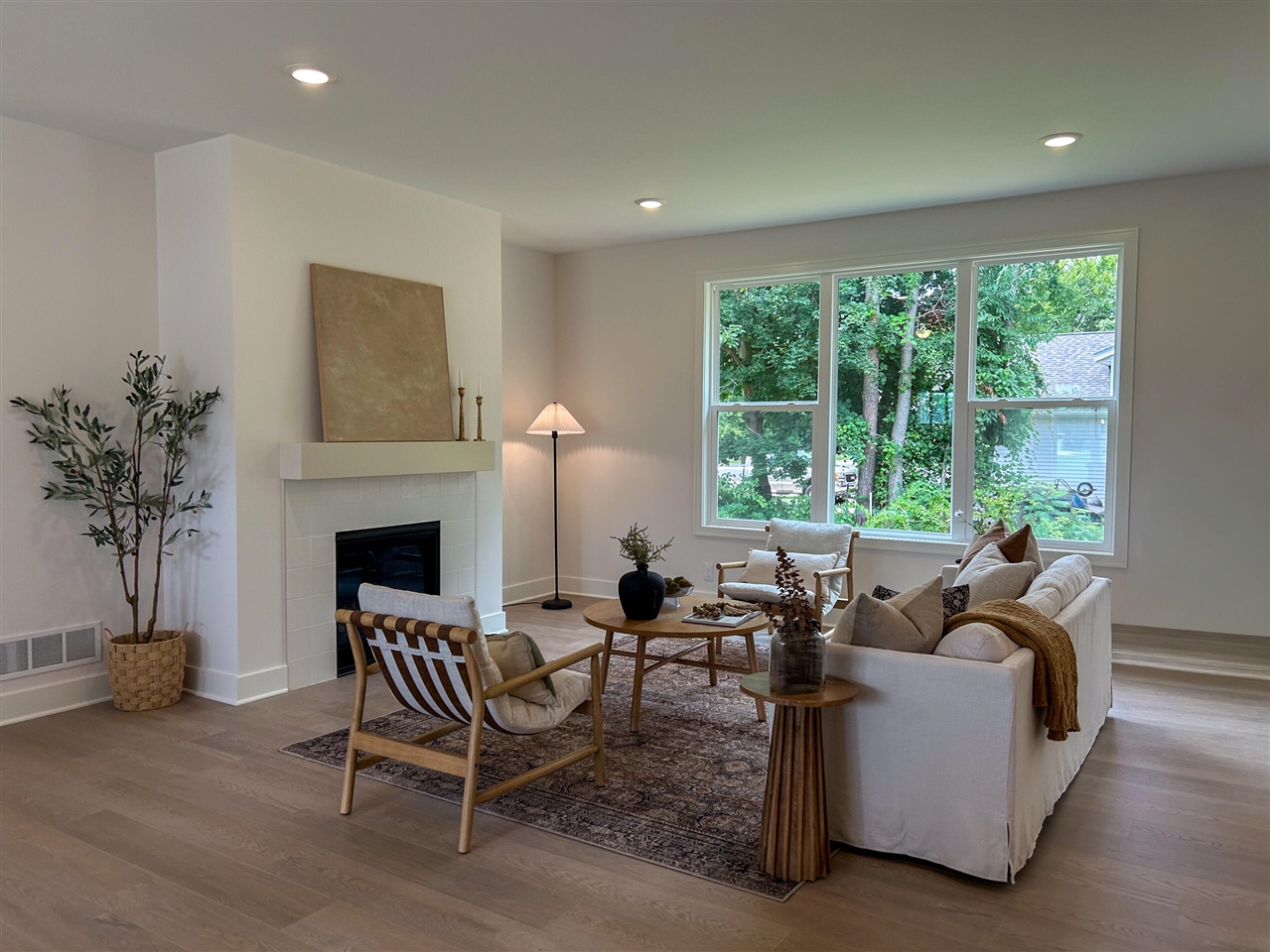 10711 Greyhound Avenue Property Photo 4