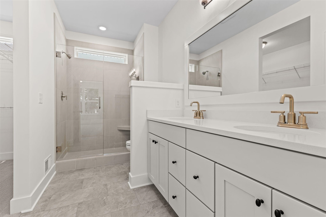 10711 Greyhound Avenue Property Photo 10