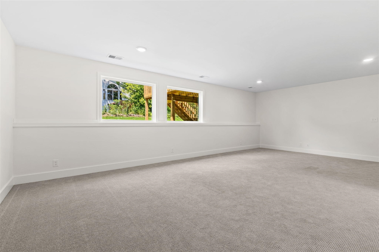 10711 Greyhound Avenue Property Photo 16