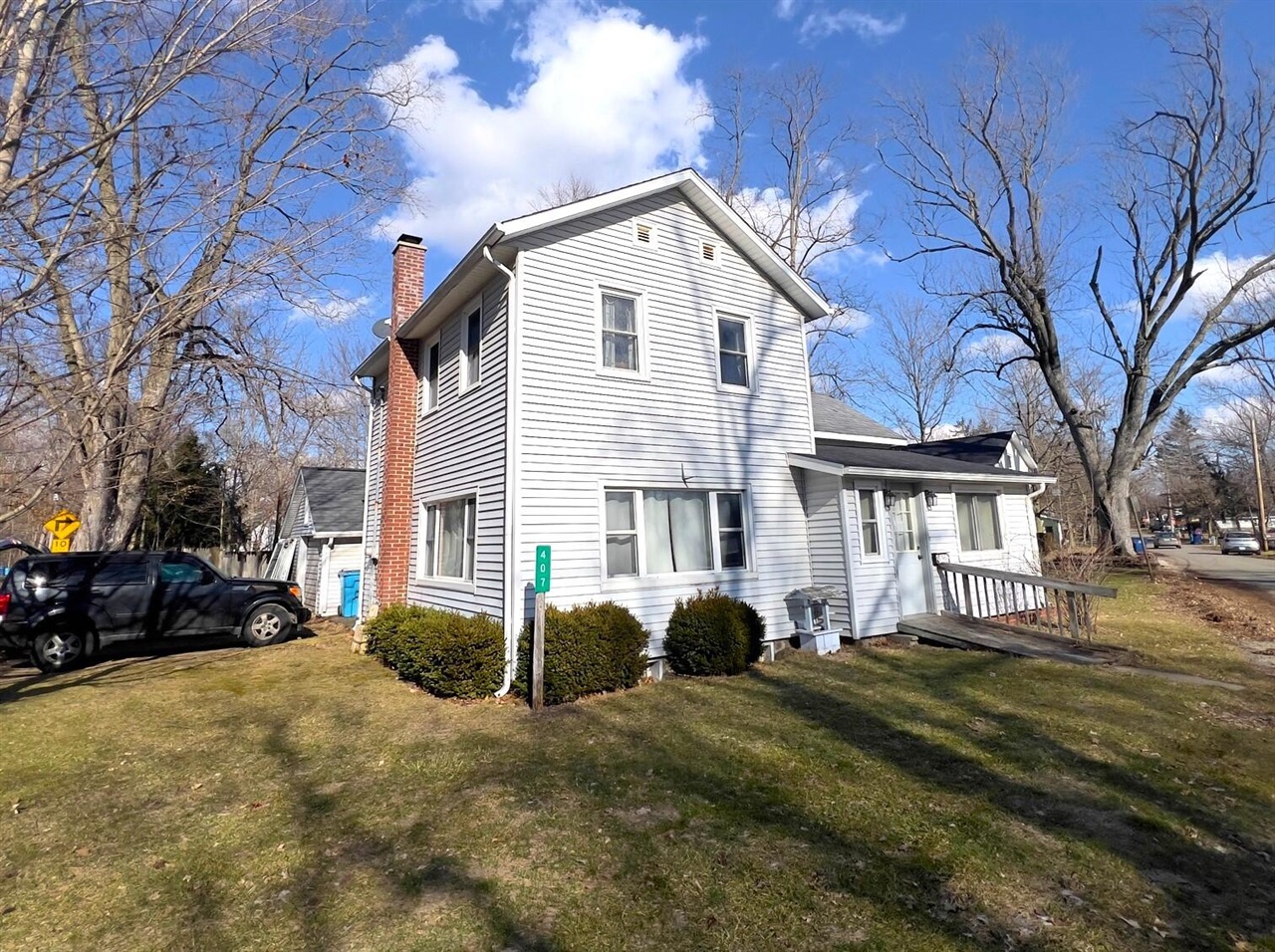 407 Barry Street Property Photo 1