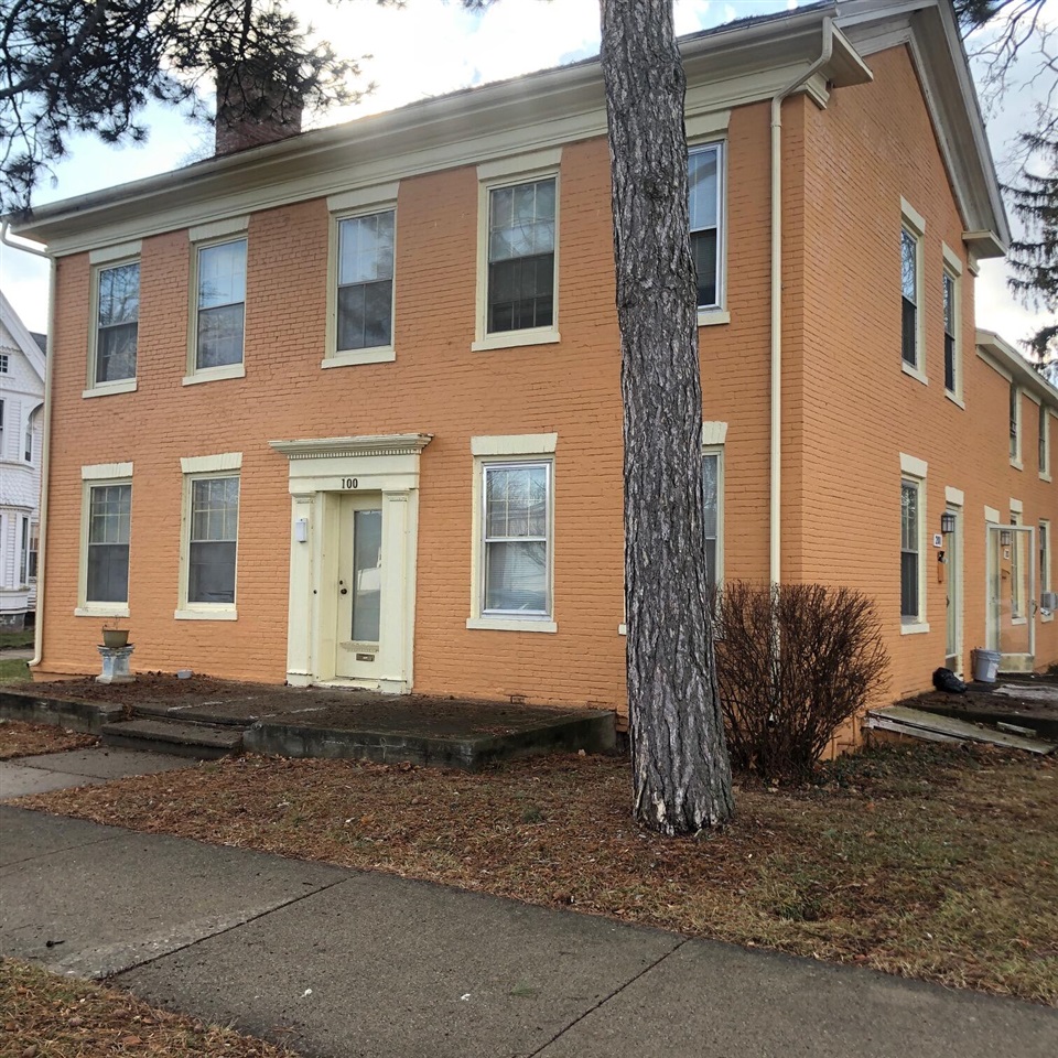 100 S Washington Street Property Photo 1