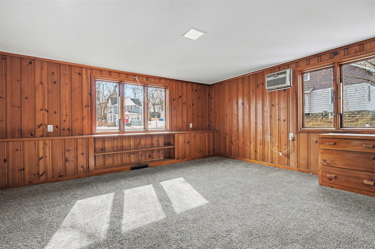 2326 S Burdick Street Property Photo 21