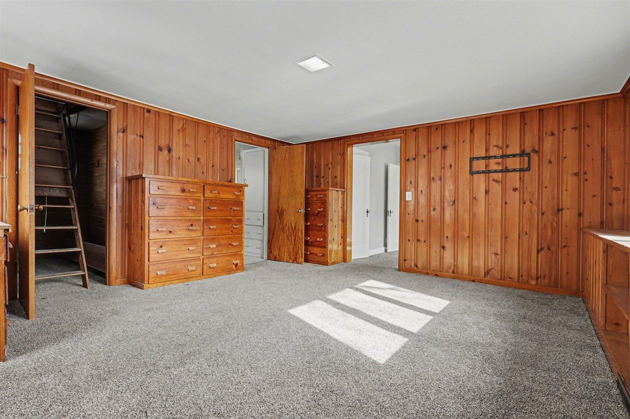2326 S Burdick Street Property Photo 22