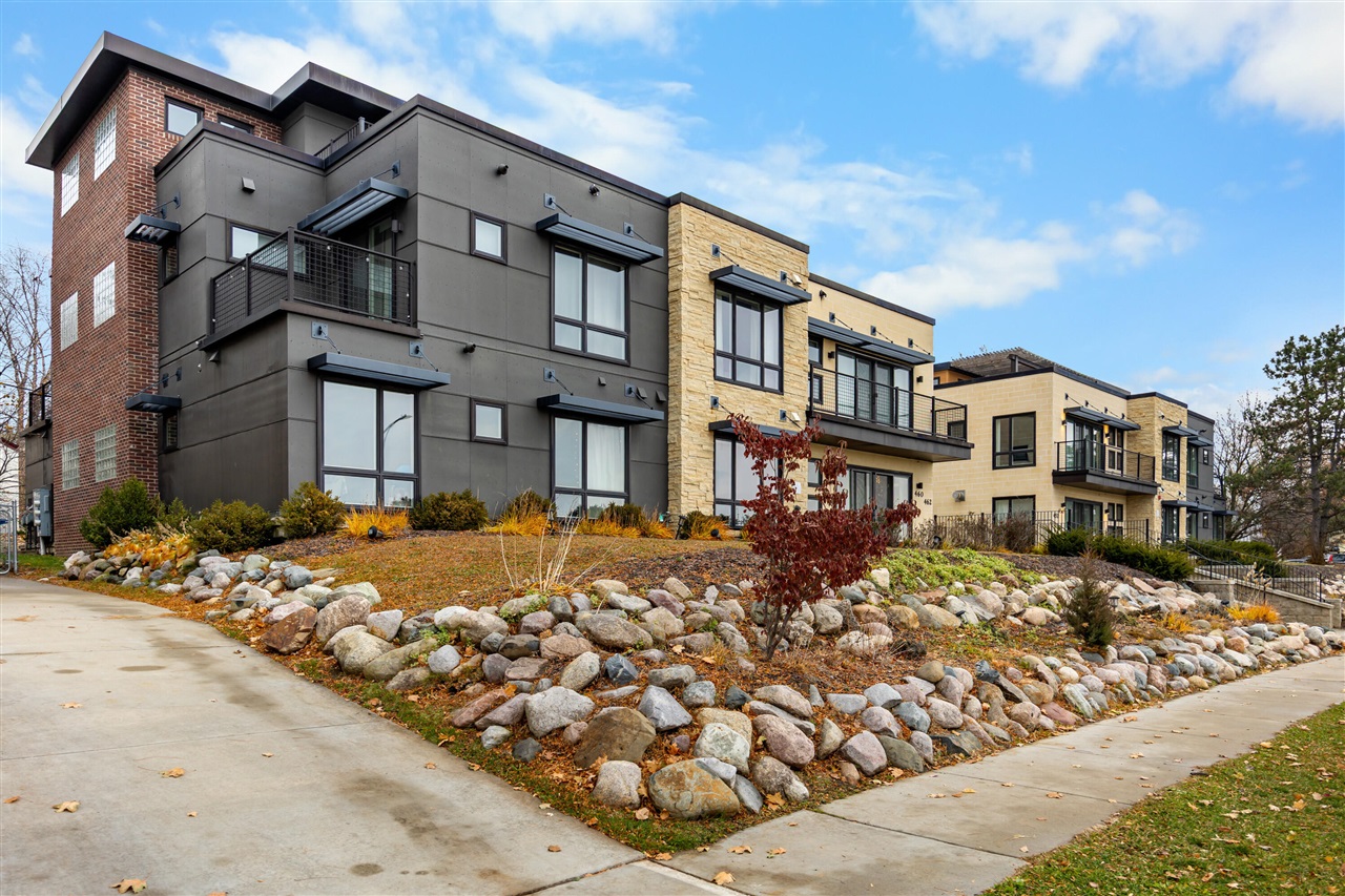 450-462 W Stadium Boulevard Property Photo 1