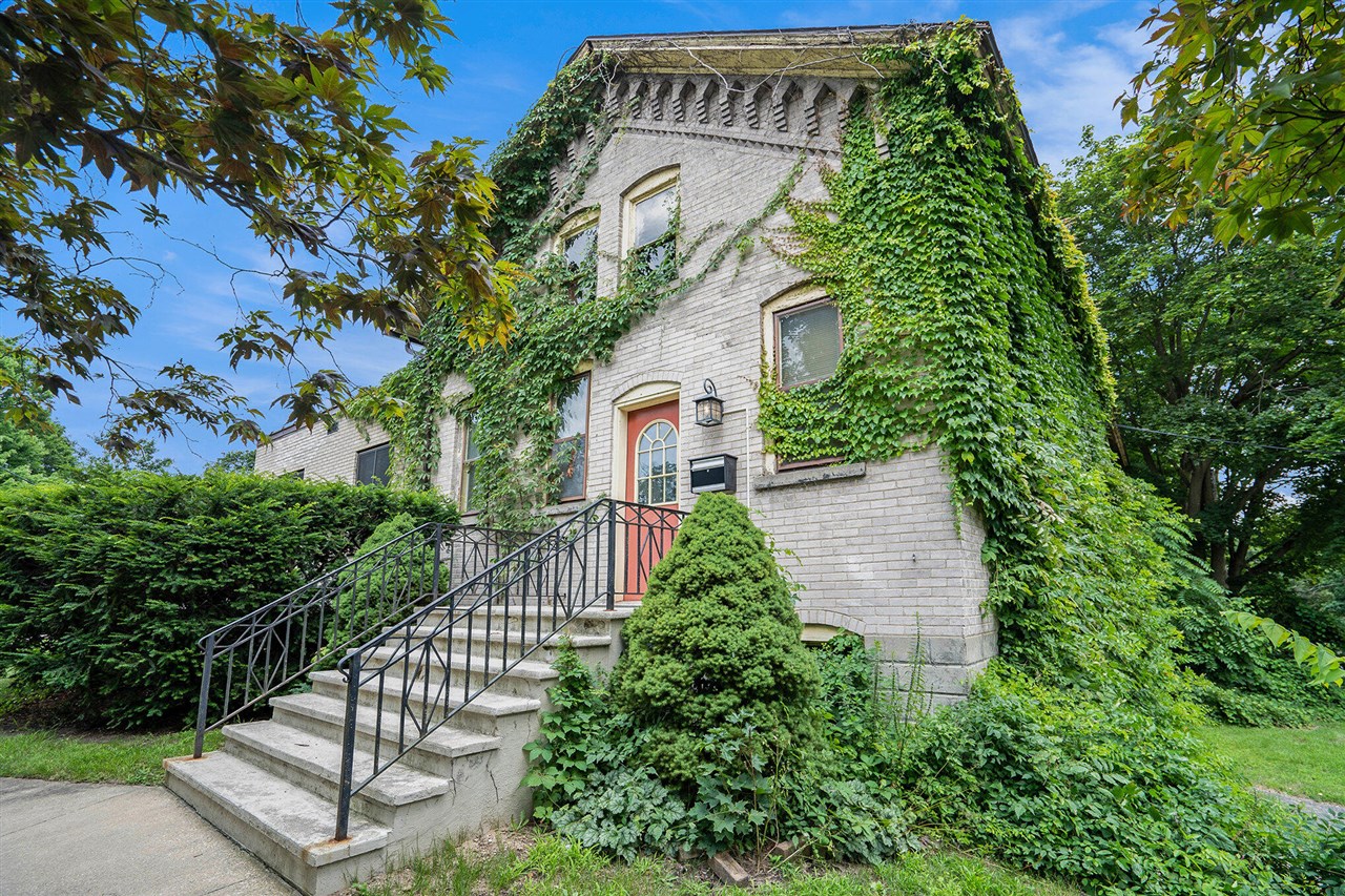 801 Portage Avenue Property Photo 3