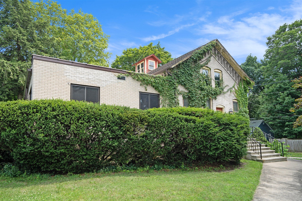 801 Portage Avenue Property Photo 4