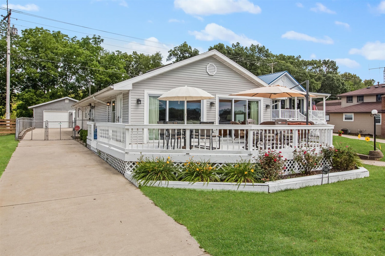 70619 Sunset Boulevard Property Photo 1