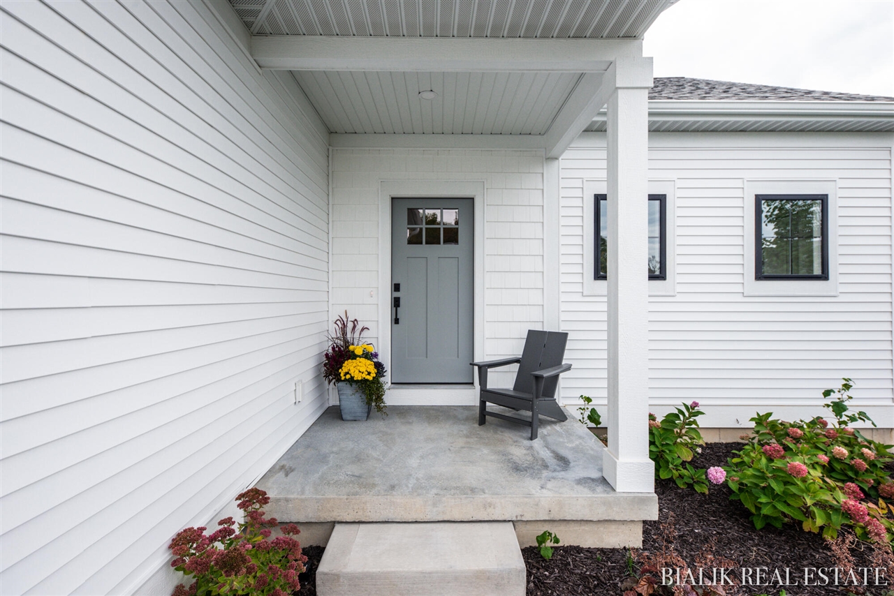 594 Sun Vale Lane Property Photo 4