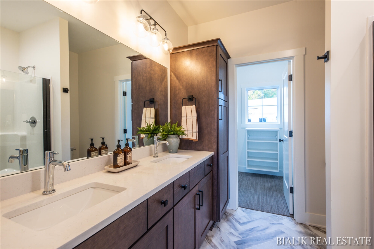 594 Sun Vale Lane Property Photo 31