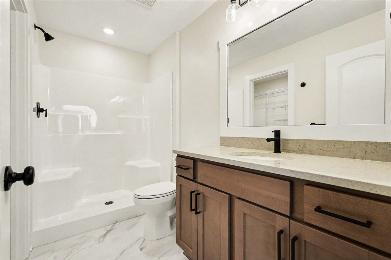 4904 Bethpage Drive Property Photo 15