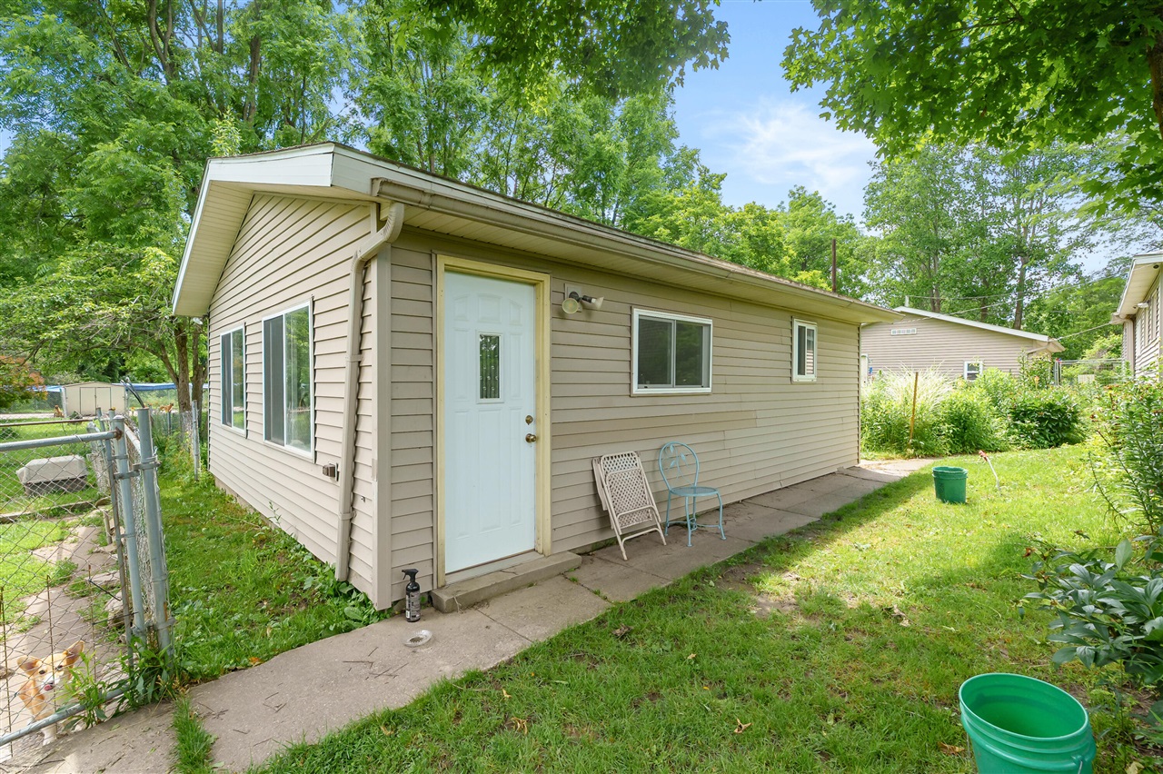 35553 M 43 Property Photo 2