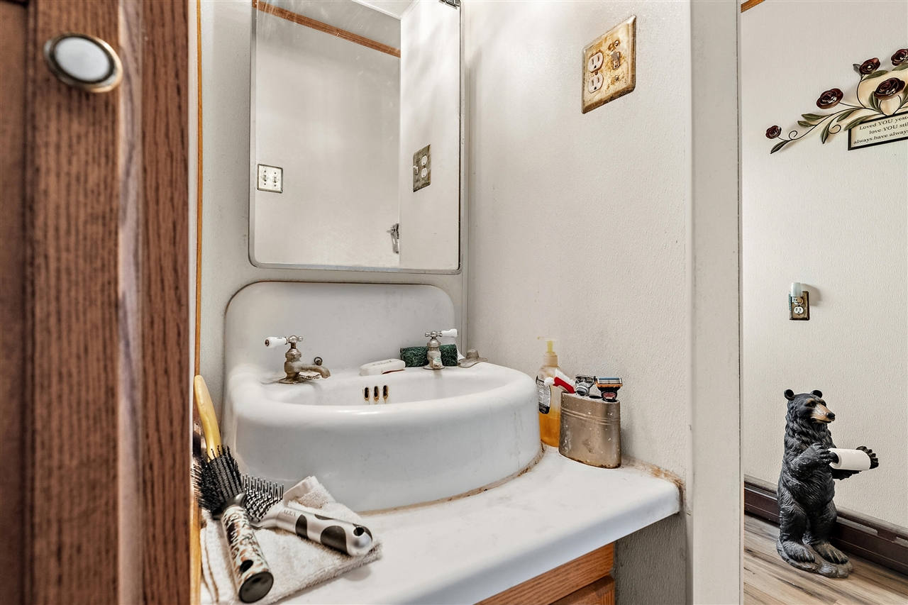 35553 M 43 Property Photo 26