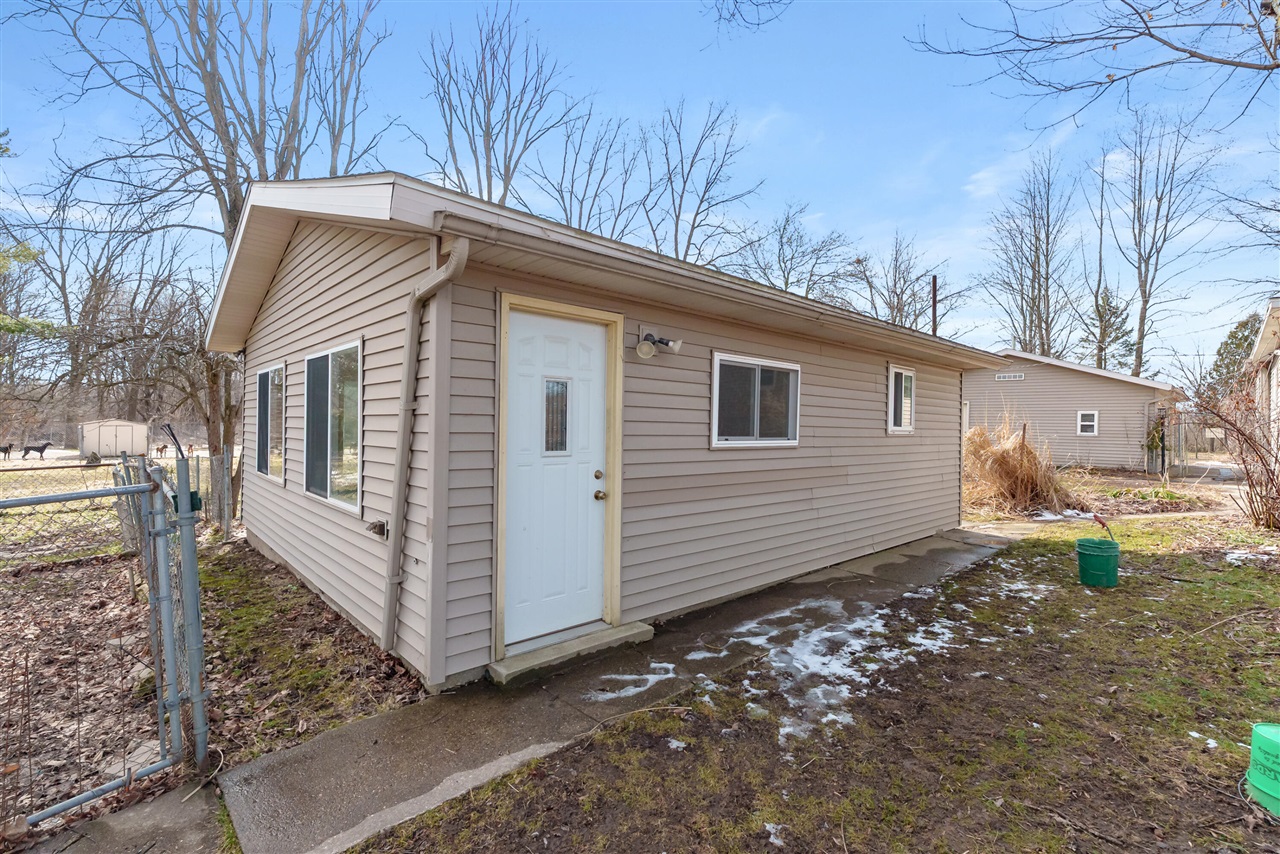 35553 M 43 Property Photo 40