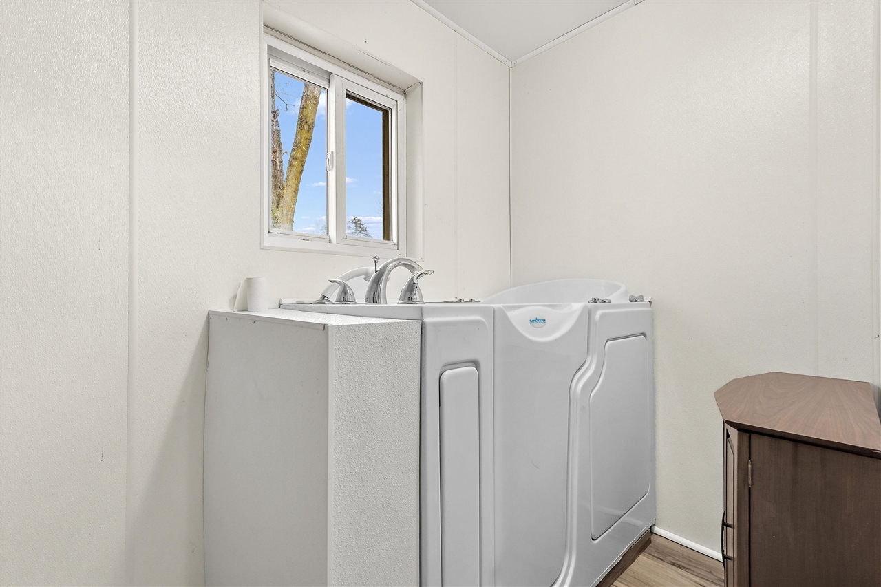 35553 M 43 Property Photo 47