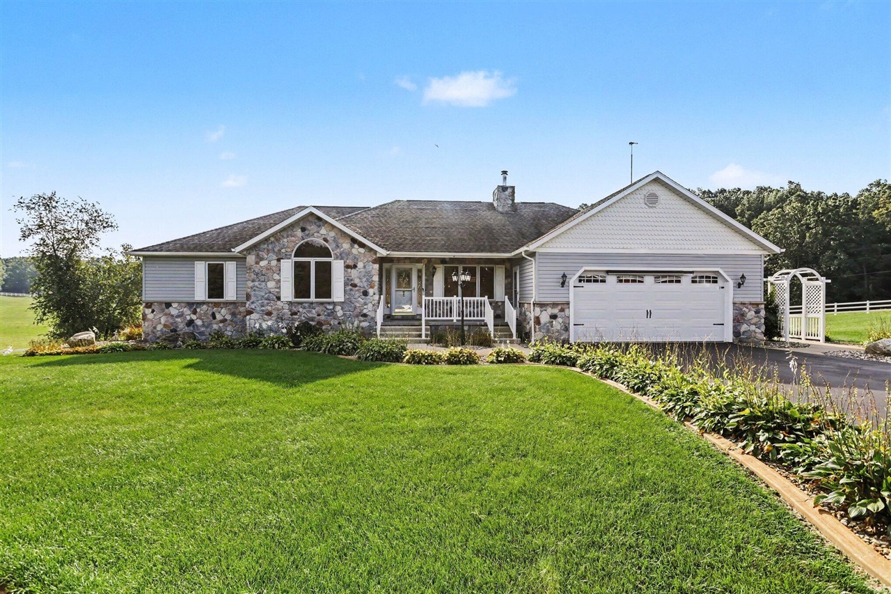 65650 Dailey Road Property Photo 3
