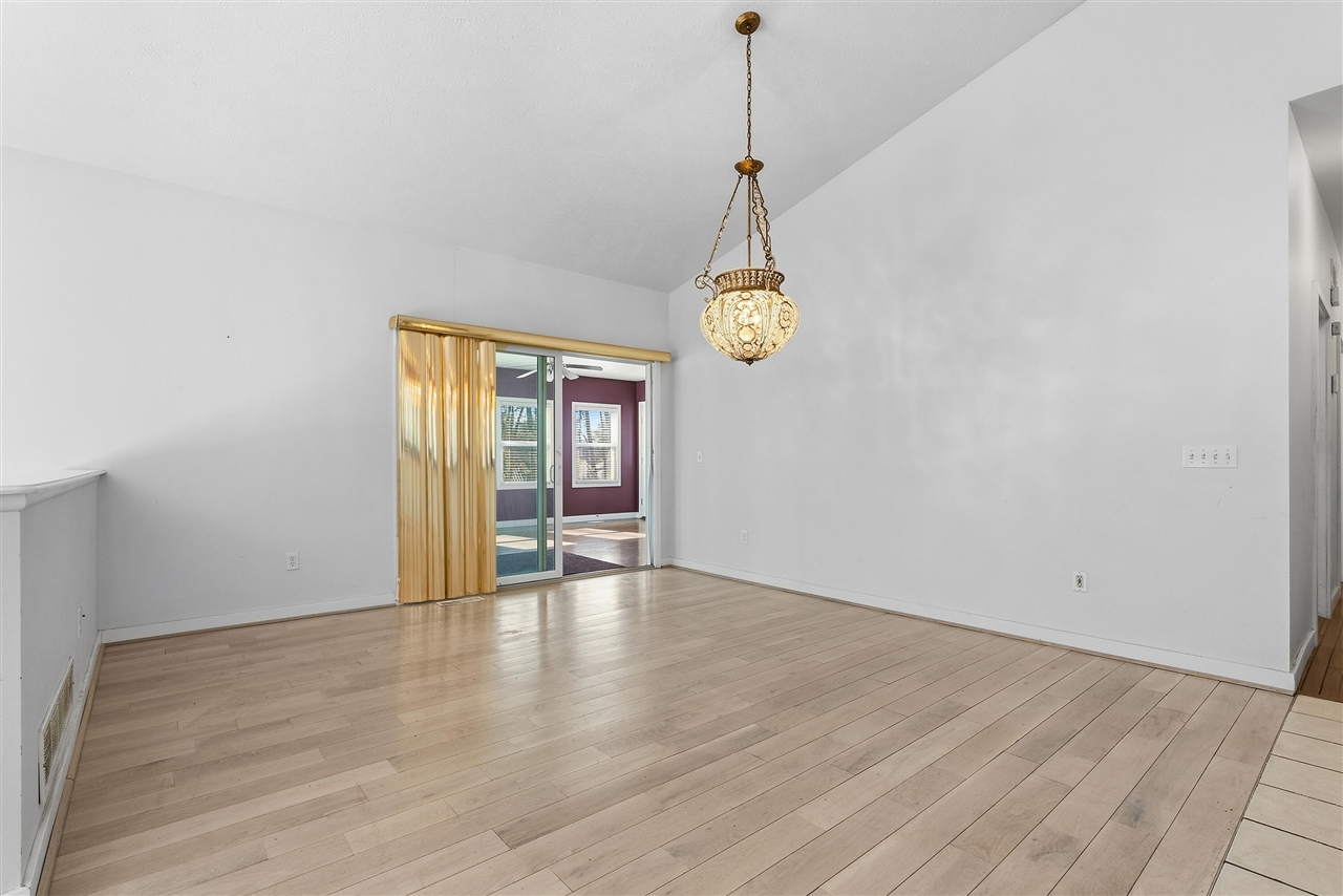 7625 Timberview Avenue Property Photo 9