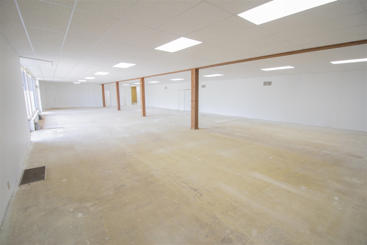 588 Capital Avenue Property Photo 2