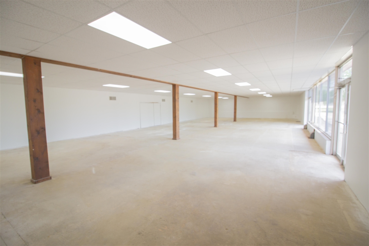588 Capital Avenue Property Photo 3