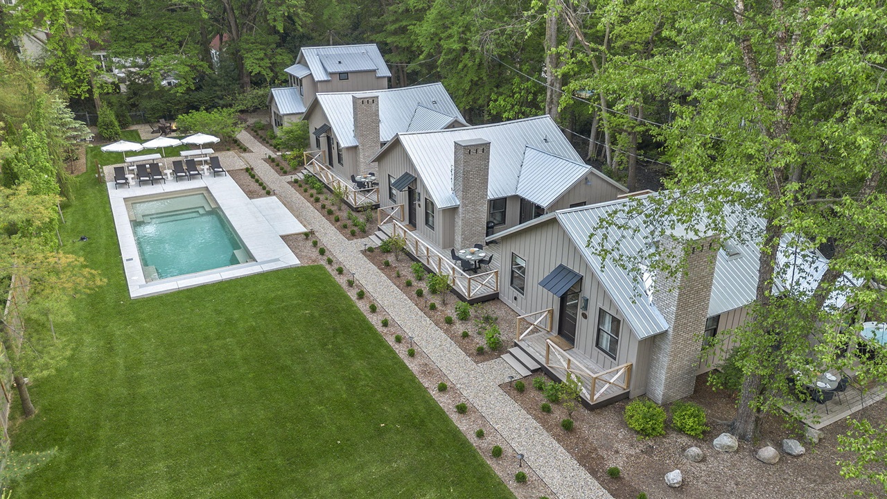 10222 Town Line Road Property Photo 1