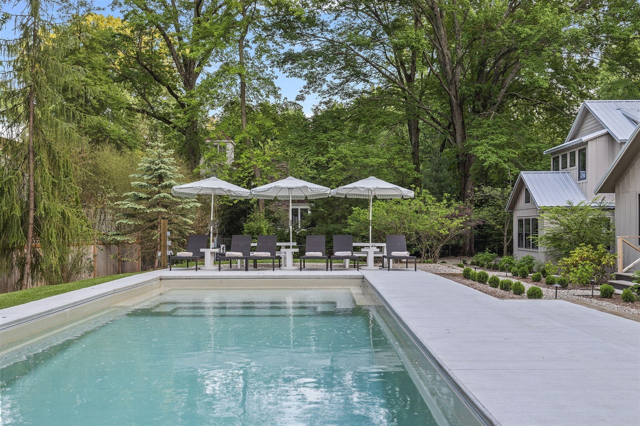 10222 Town Line Road Property Photo 5
