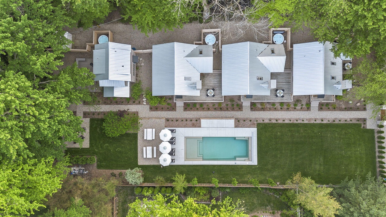 10222 Town Line Road Property Photo 8