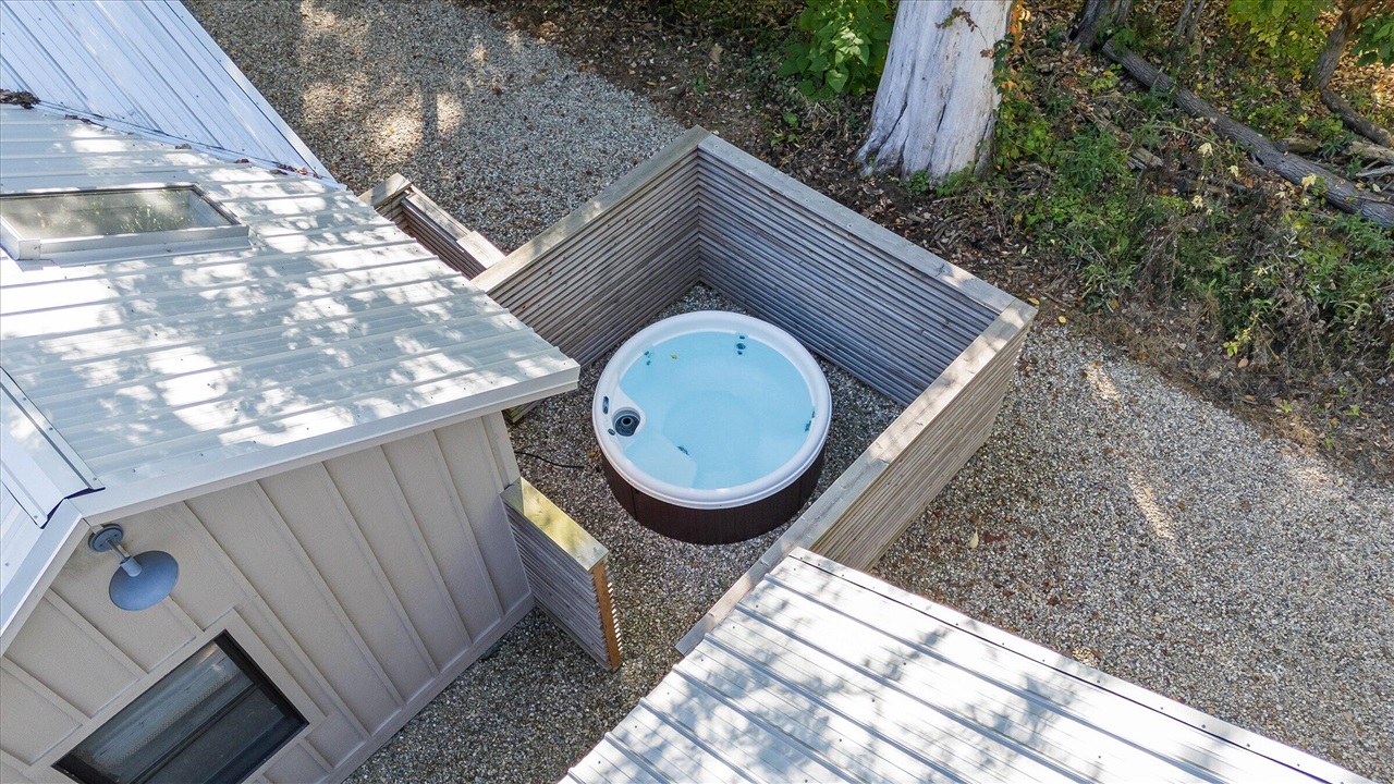 10222 Town Line Road Property Photo 11