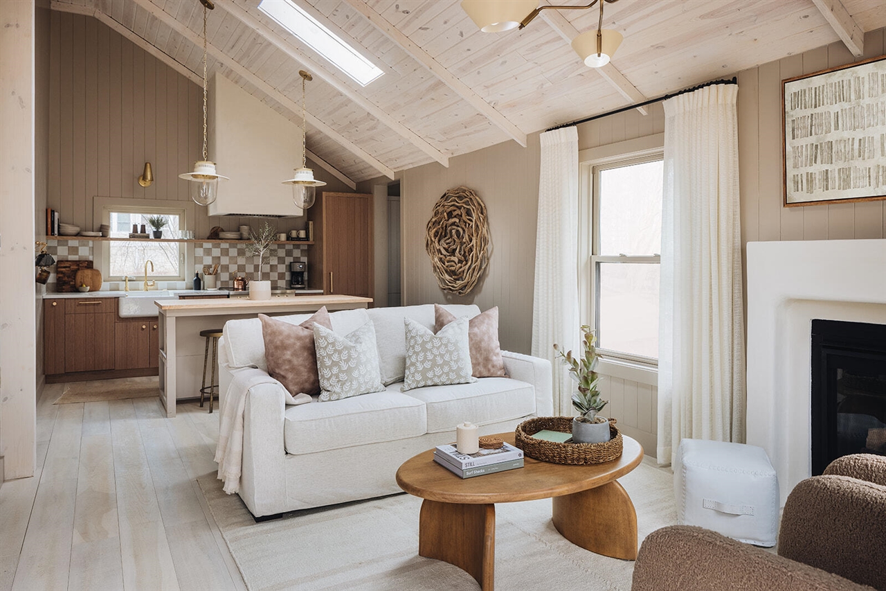 10222 Town Line Road Property Photo 13