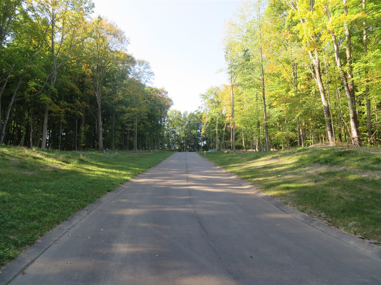 8700 Rainbows End Court Property Photo 3