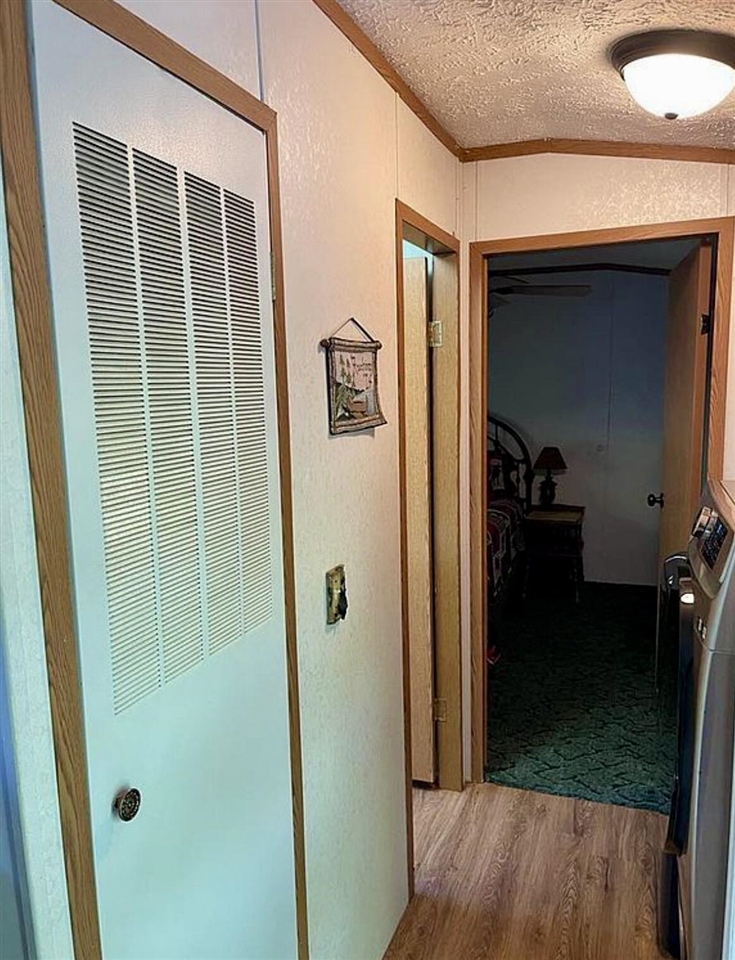6361 S Outer Loop Drive Property Photo 9