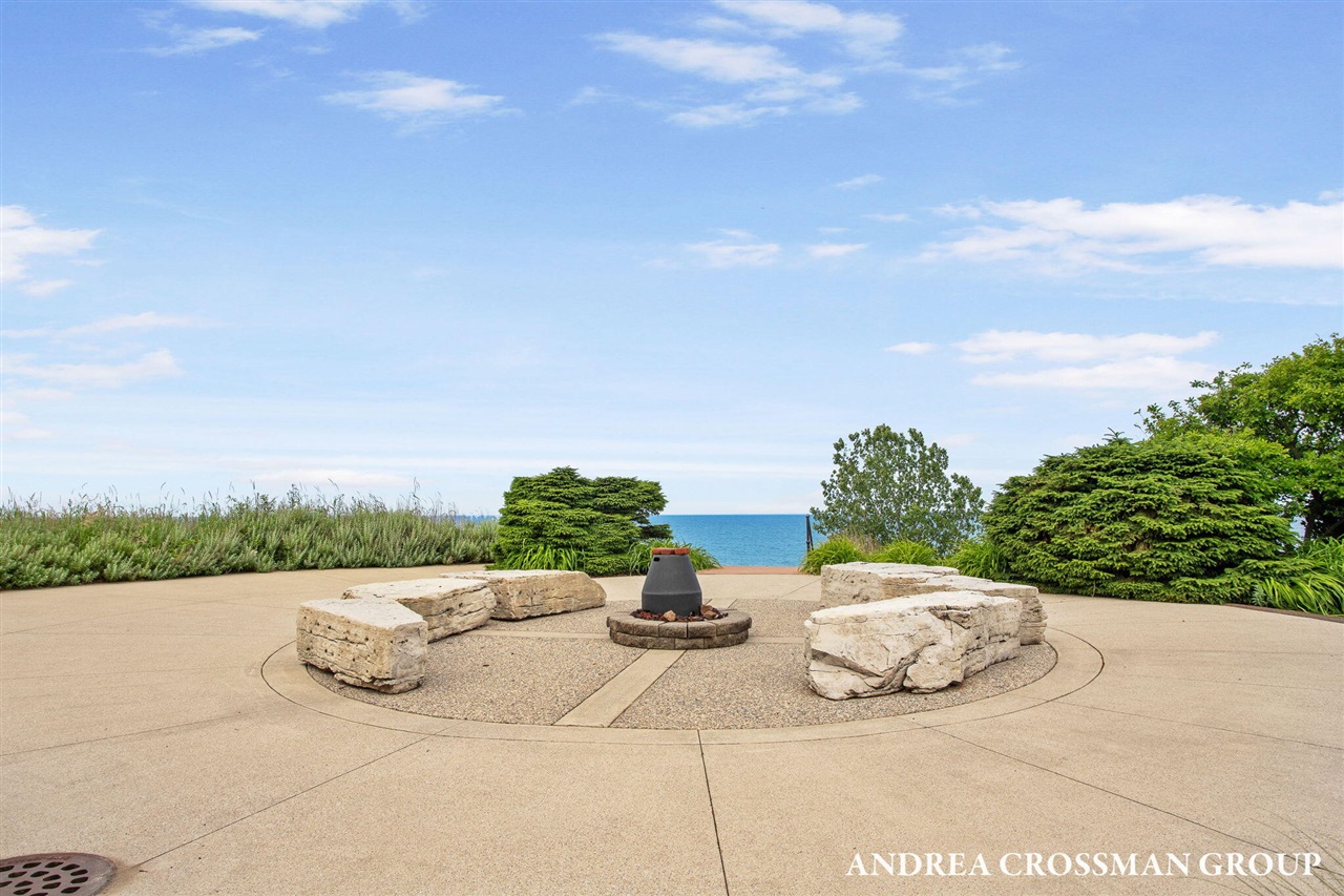688 Waters Edge Drive Property Photo 10