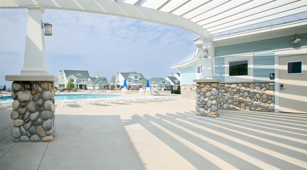688 Waters Edge Drive Property Photo 13