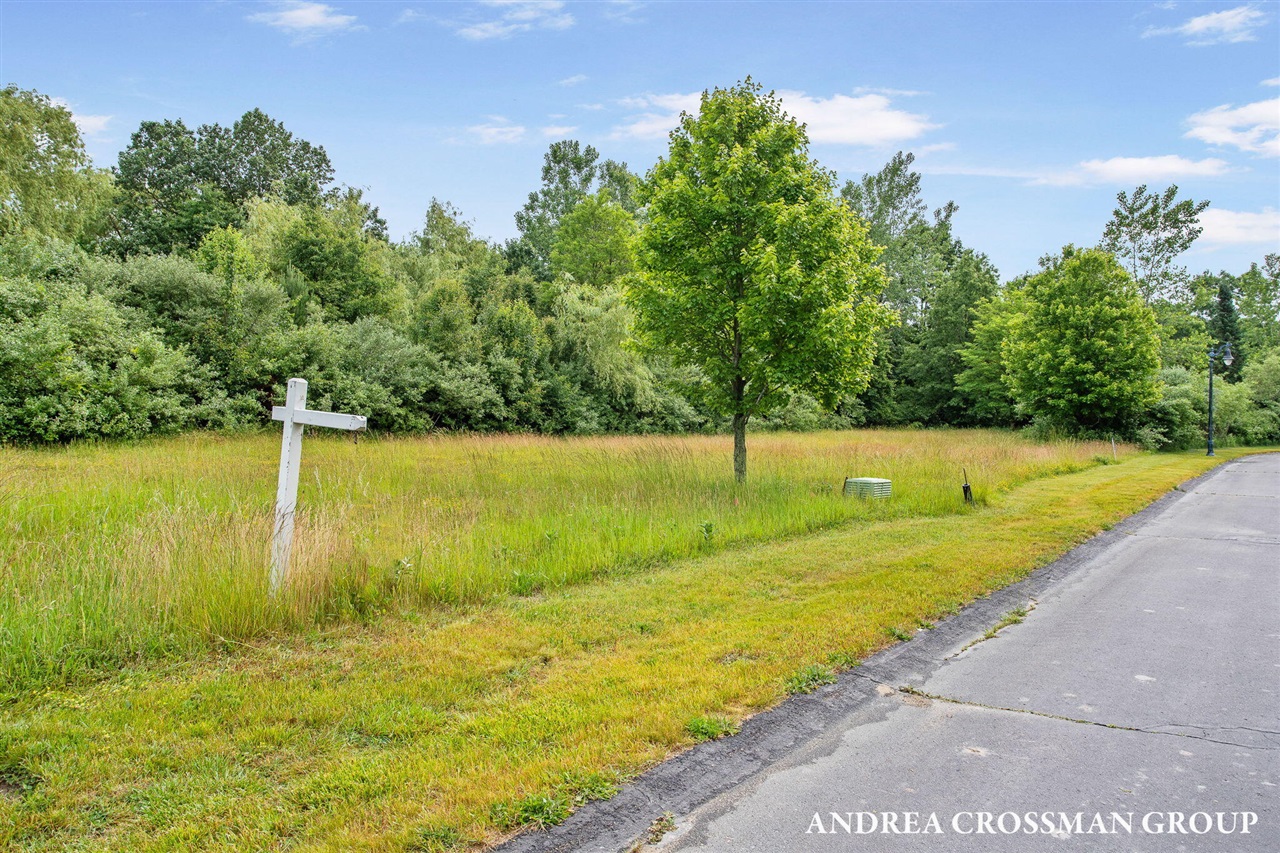 688 Waters Edge Drive Property Photo 15