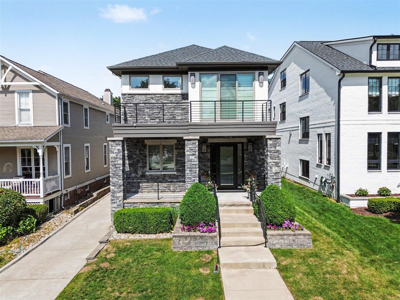 484 Park Street Property Photo 1