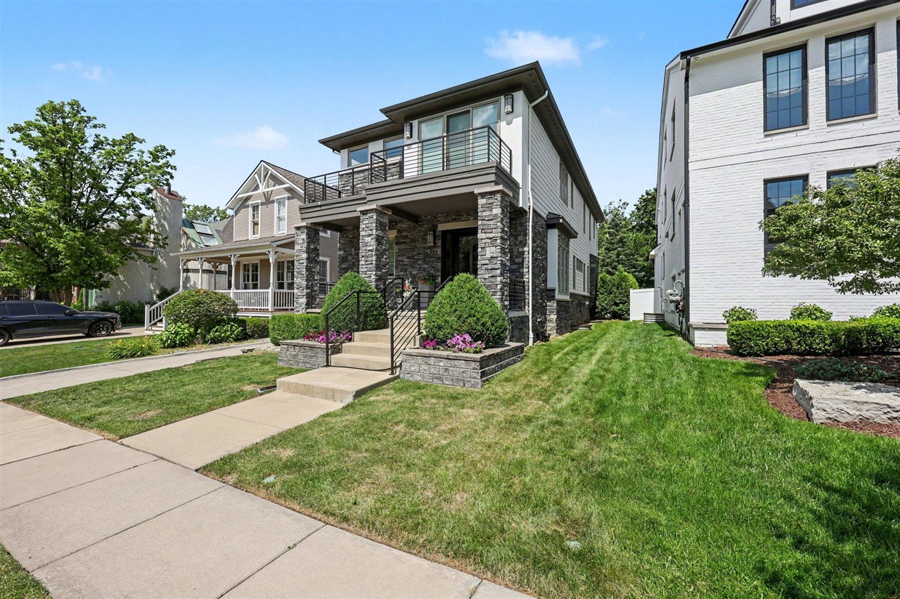 484 Park Street Property Photo 3