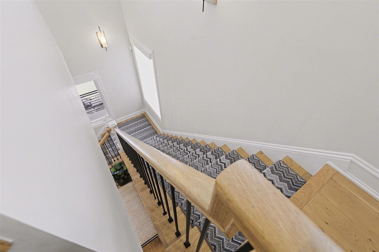 484 Park Street Property Photo 16