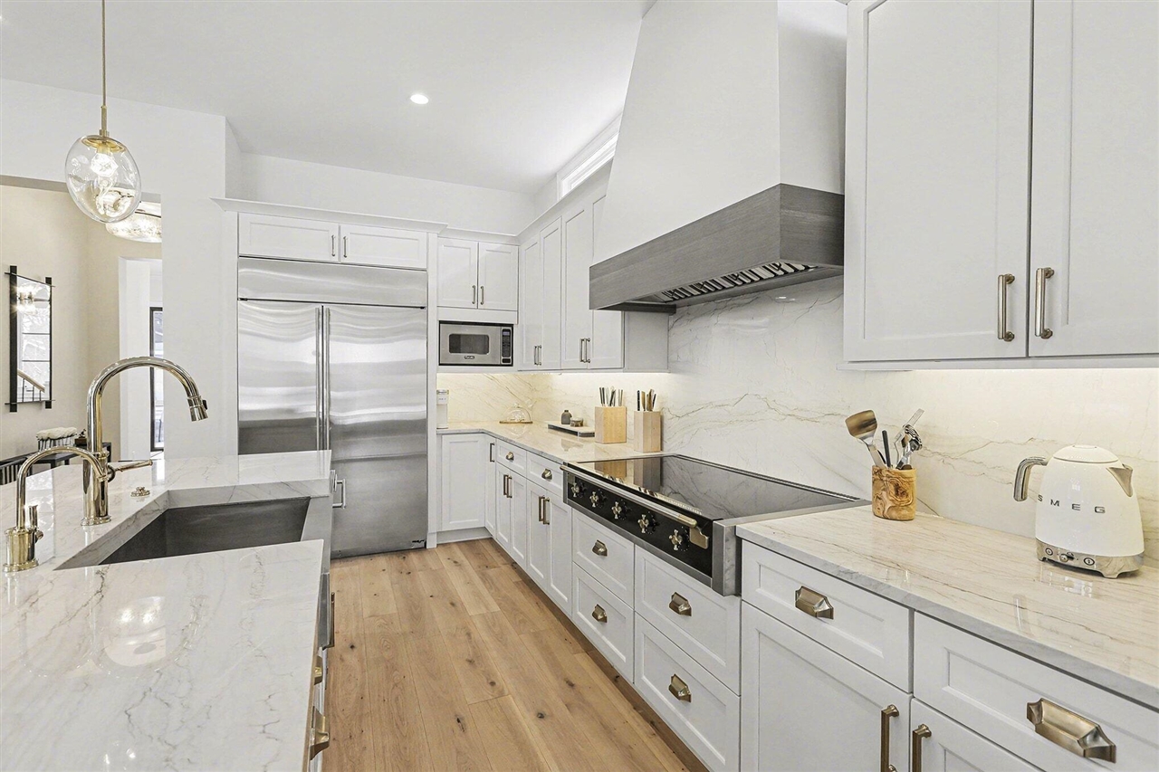 484 Park Street Property Photo 36