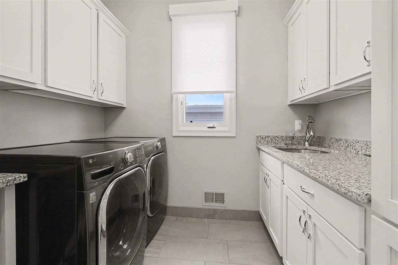 484 Park Street Property Photo 68