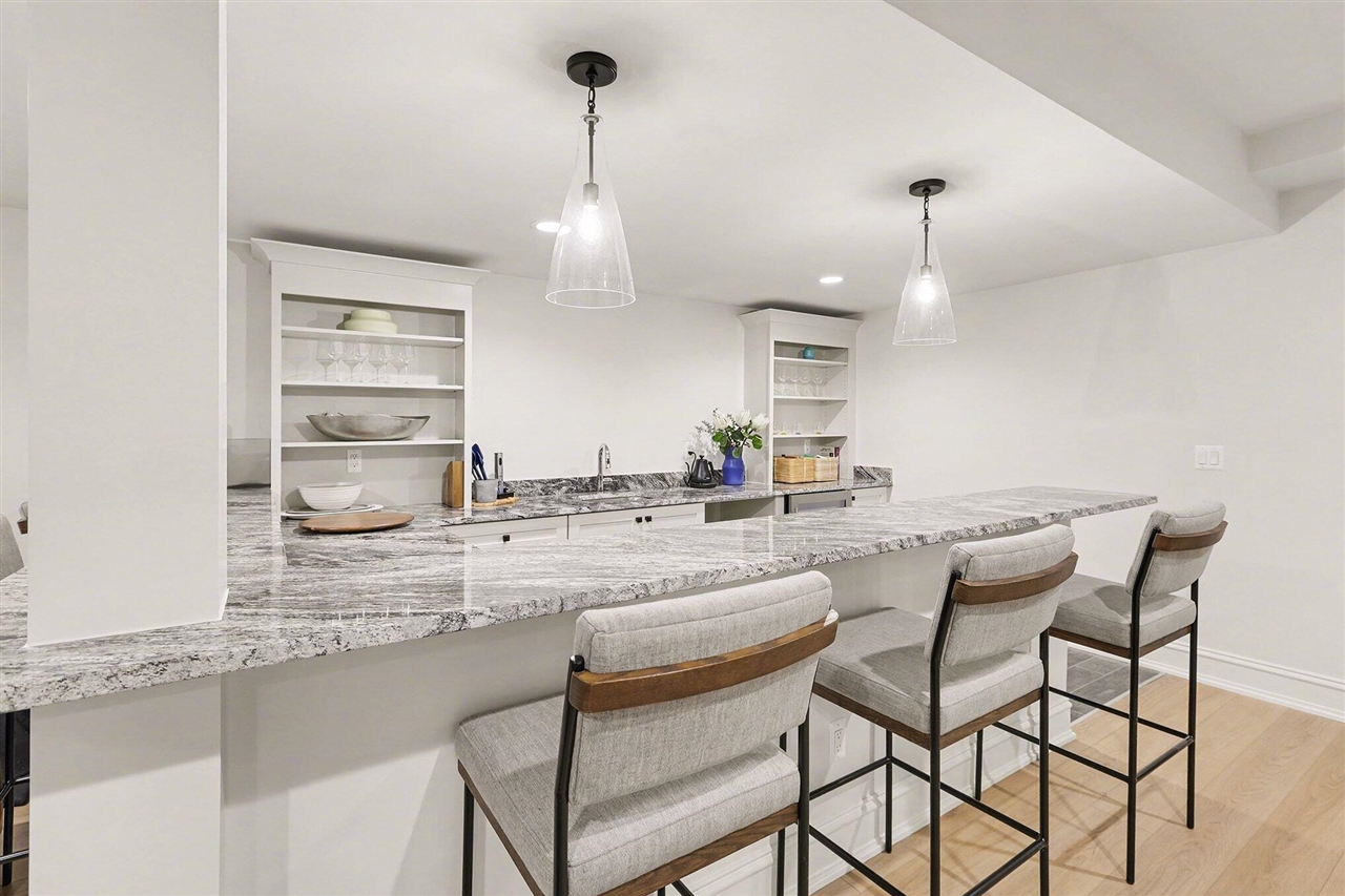 484 Park Street Property Photo 80