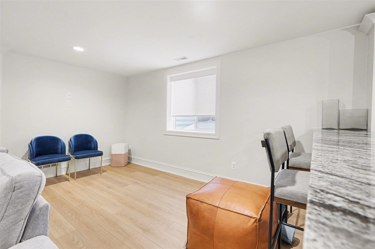 484 Park Street Property Photo 83
