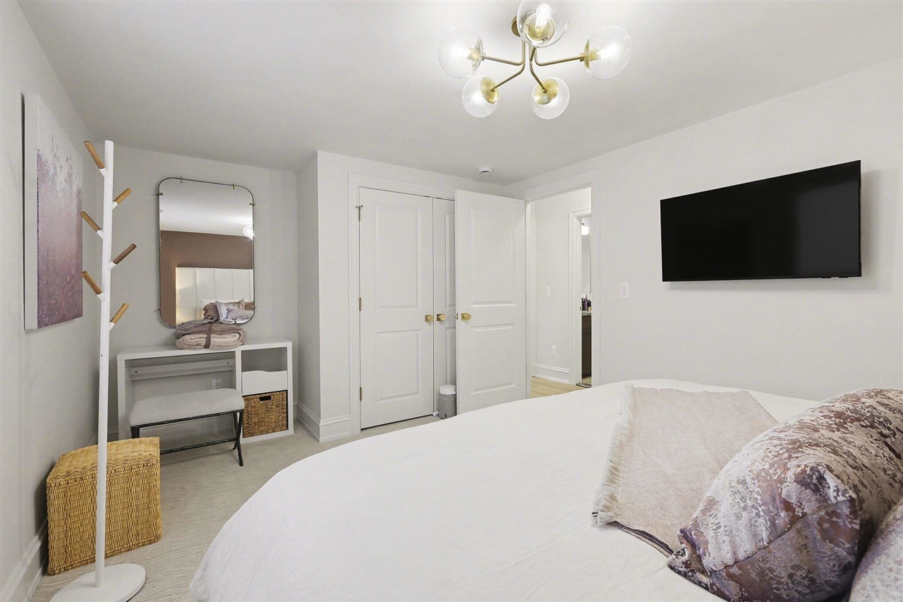 484 Park Street Property Photo 87