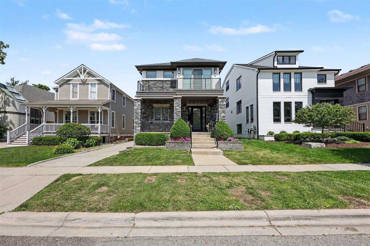 484 Park Street Property Photo 89