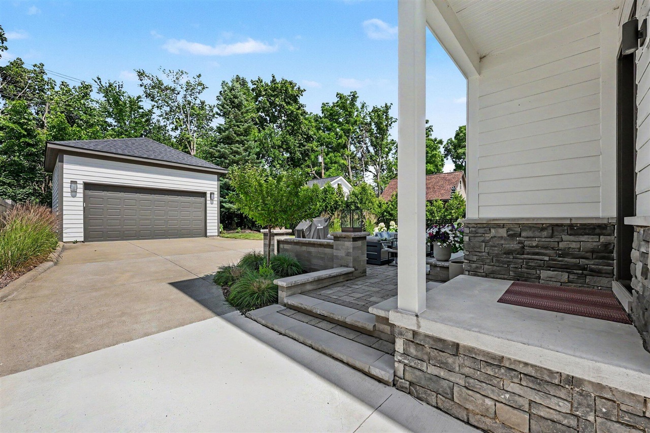 484 Park Street Property Photo 96