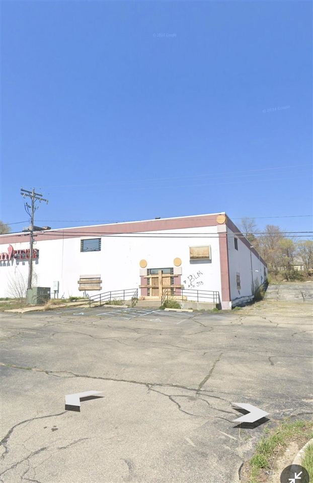 40 E Norton Avenue Property Photo 9