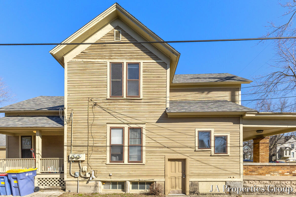 921 Fairmount Street Property Photo 7