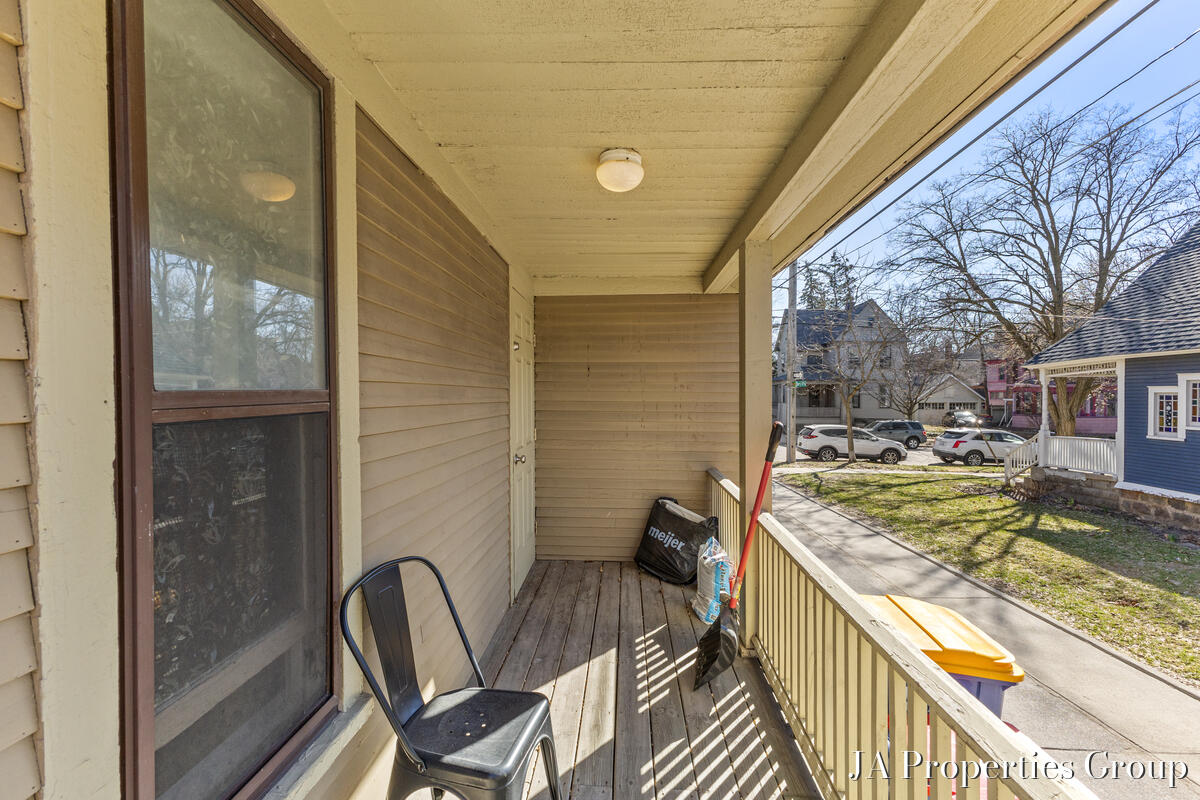 921 Fairmount Street Property Photo 11
