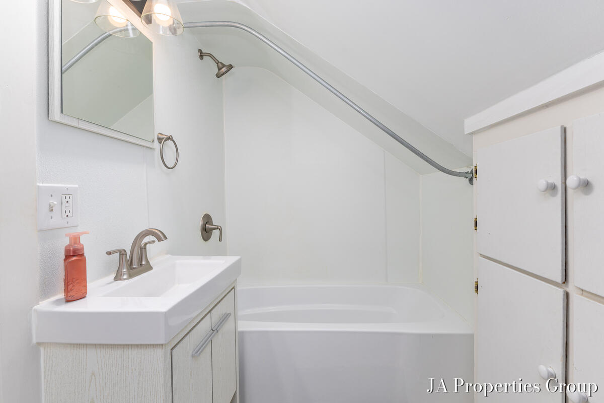 921 Fairmount Street Property Photo 15